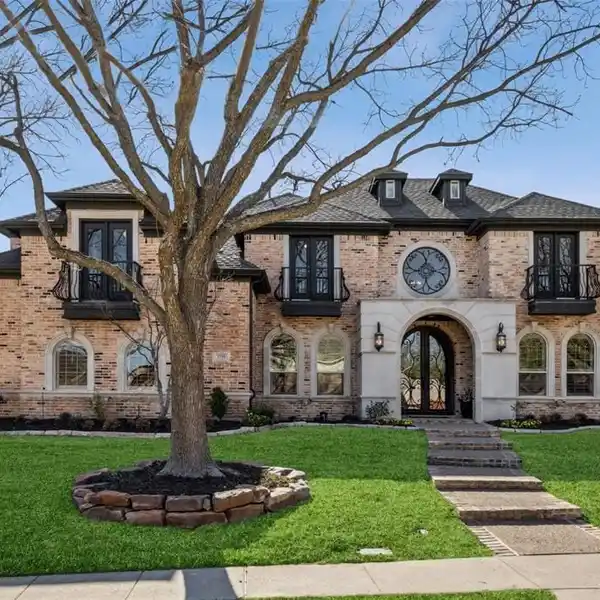 LUXURY LIVING IN PRESTIGIOUS WELLINGTON POINT