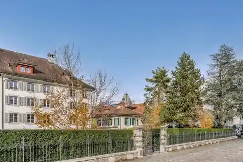 Exclusive and Flexible Property in the Heart of Sarnen