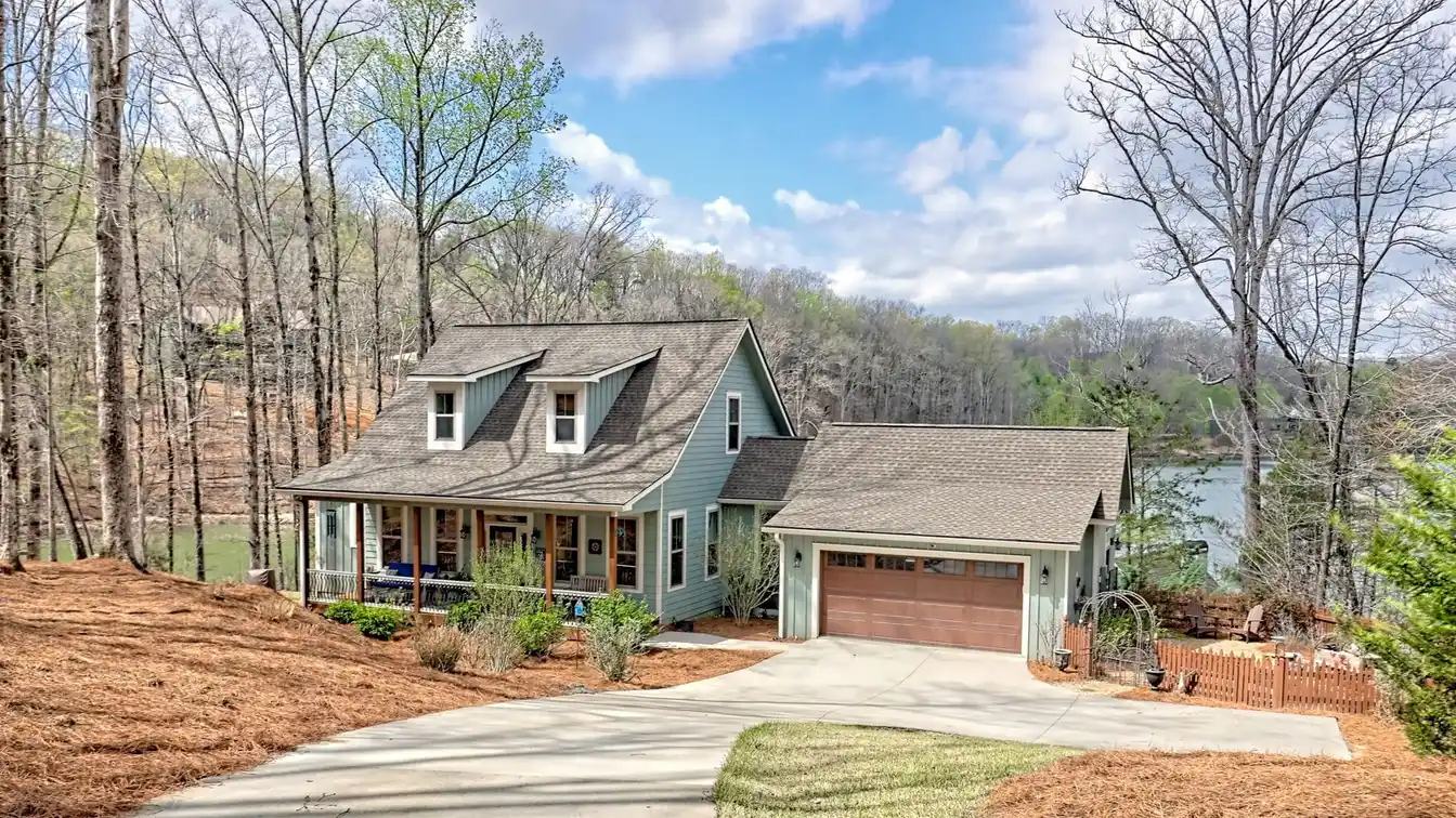 Ultimate Lakefront Retreat
