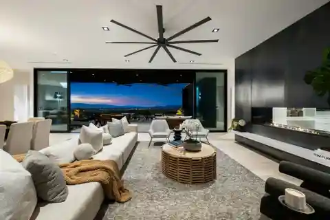 Architectural Gem in Desert Palisades