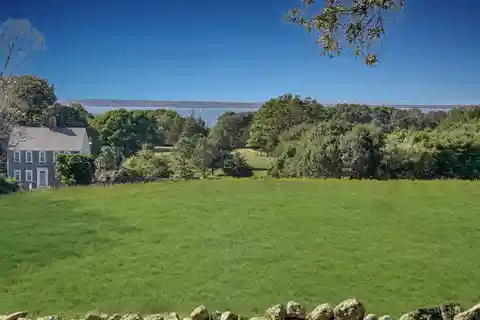 Charming Cottage on 1.2 Acres