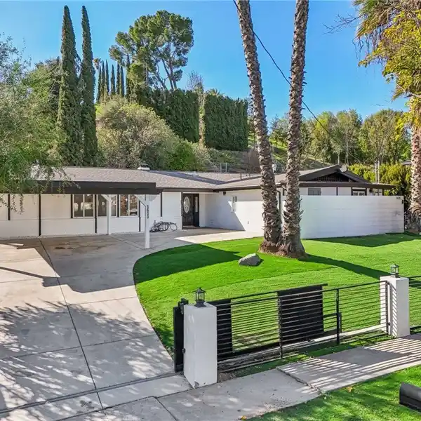 BEAUTIFULLY REMODELED WOODLAND HILLS STUNNER