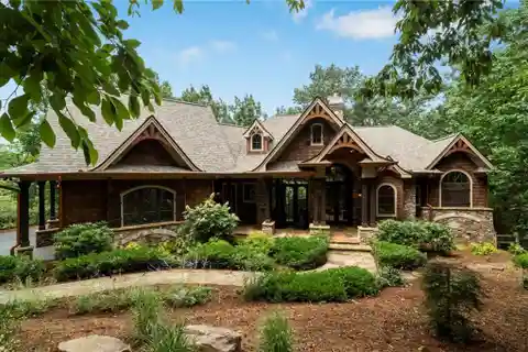 Custom Home with Breathtaking Mountain Views