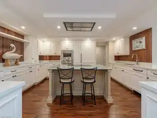 Beautifully Renovated Residence in the Stratford Tower
