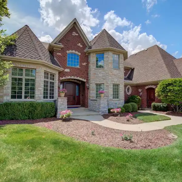 CUL-DE-SAC LUXURY WITH SMART HOME UPGRADES