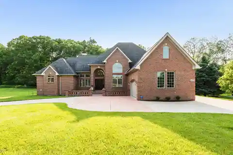 Artfully Crafted Estate in Prestigious Upper Glade