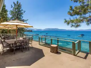 Exceptional Lakefront Residence in Prestigious Skyland