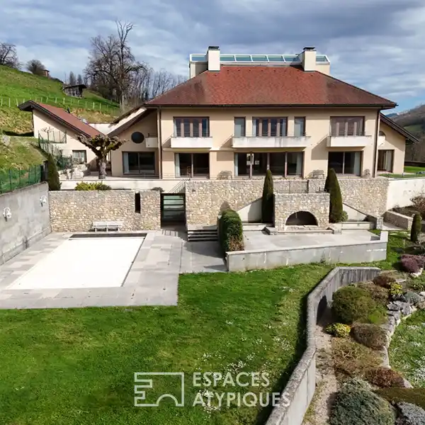 ELEGANT RETREAT WITH BREATHTAKING GROUNDS