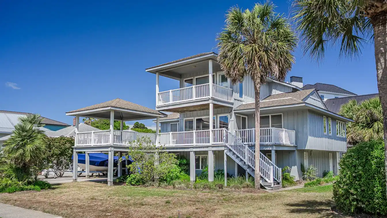 Wonderful Second Row Ocean-view Home