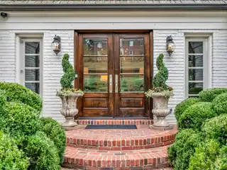 Renovated One-Level Residence in Belle Meade