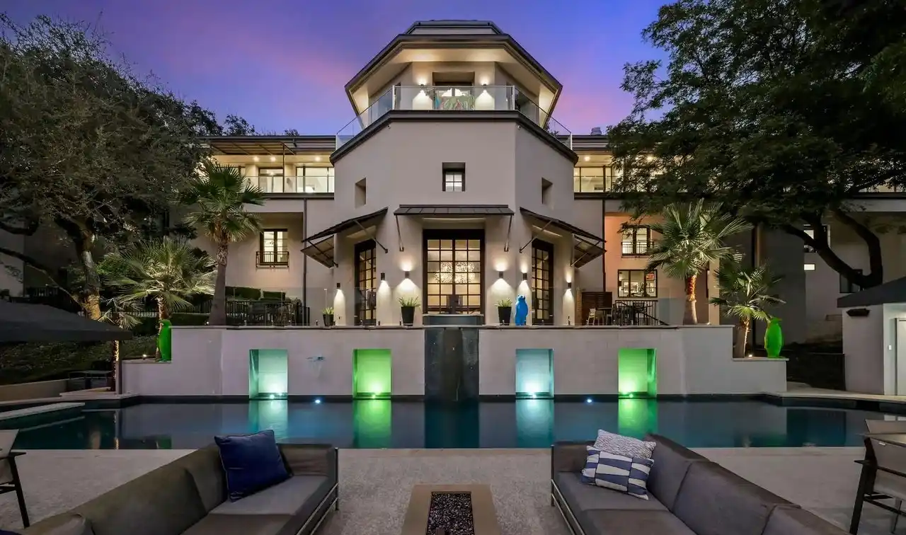Unparalleled Opportunity on Lake Austin