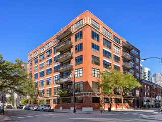 Breathtaking West Loop Penthouse