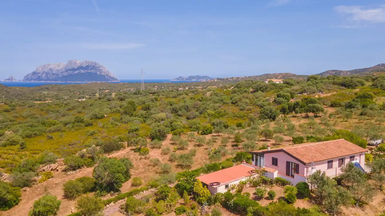 Six Bedroom Villa in a Serene Setting with Amazing Views