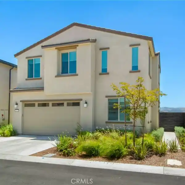 BEAUTIFULLY UPGRADED HOME IN EVOLVE AT RIENDA