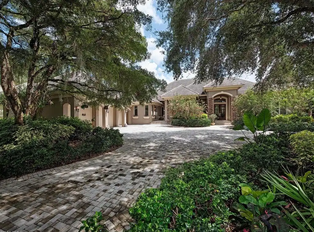 Gulf Access and Golf Course Views in Collier's Reserve