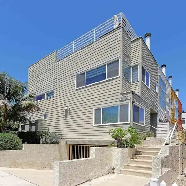 MODERN TRI-LEVEL STEPS FROM SHELTER ISLAND