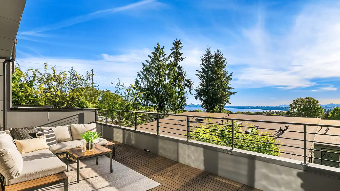 Comfortable Living in an Ideal Floor Plan