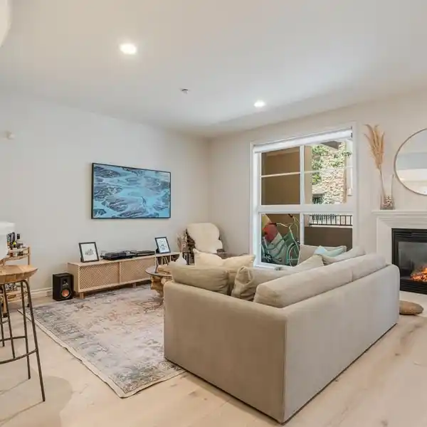 RENOVATED RETREAT IN HEART OF SILICON BEACH