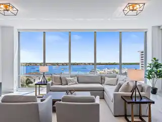 Exclusive Water Club Residence