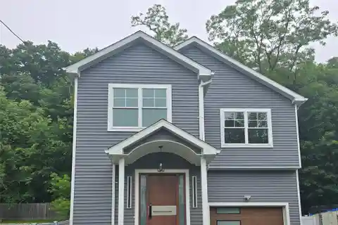 Lovely New Construction in Desirable Woodcrest Heights