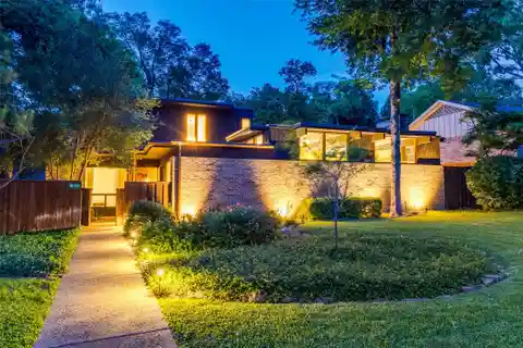 Exclusive Mid-Century Modern Home