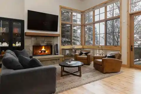 Luxurious and Comfortable Townhome in a Resort Community