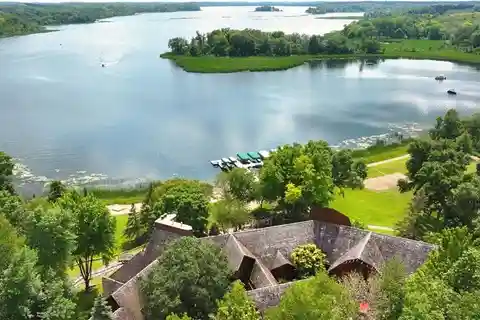 Brentwood - Extraordinary 30-acre Estate on Chippewa Lake
