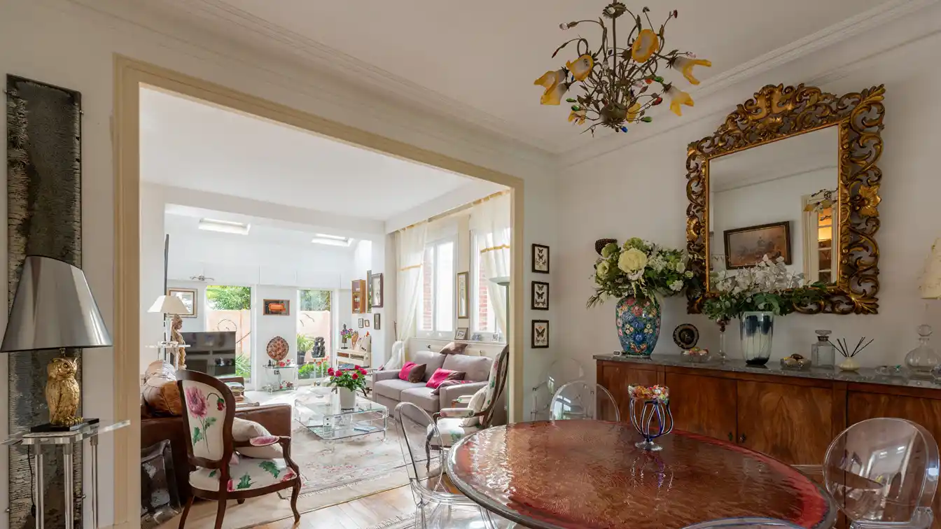 Peaceful 1920 Character House