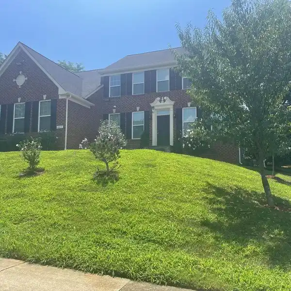 BEAUTIFULLY APPOINTED RESIDENCE ON A QUIET CUL-DE-SAC