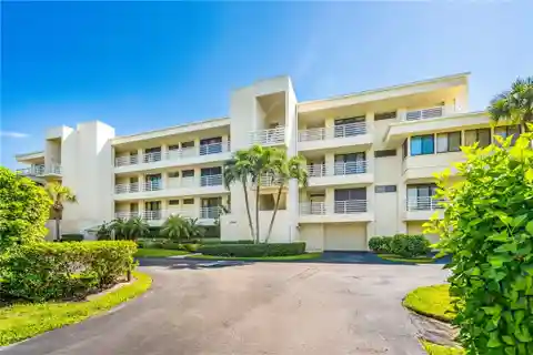 Completely Renovated Open-plan Two Bedroom Home