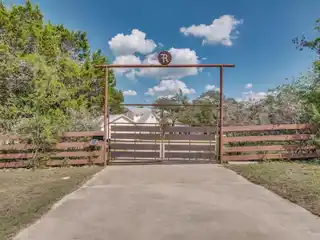 Majestic Hill Country Paradise