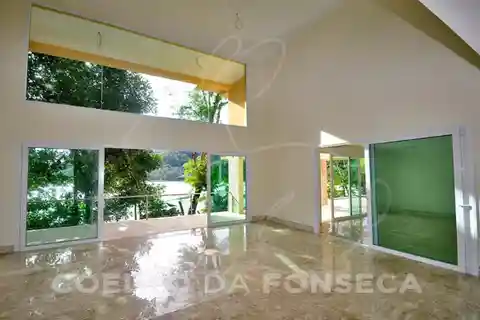 Furnished Home in a Desirable Community