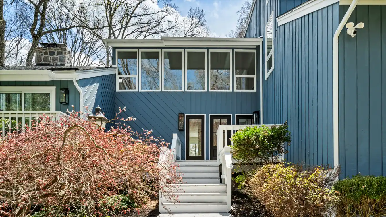 Turnkey Contemporary Retreat
