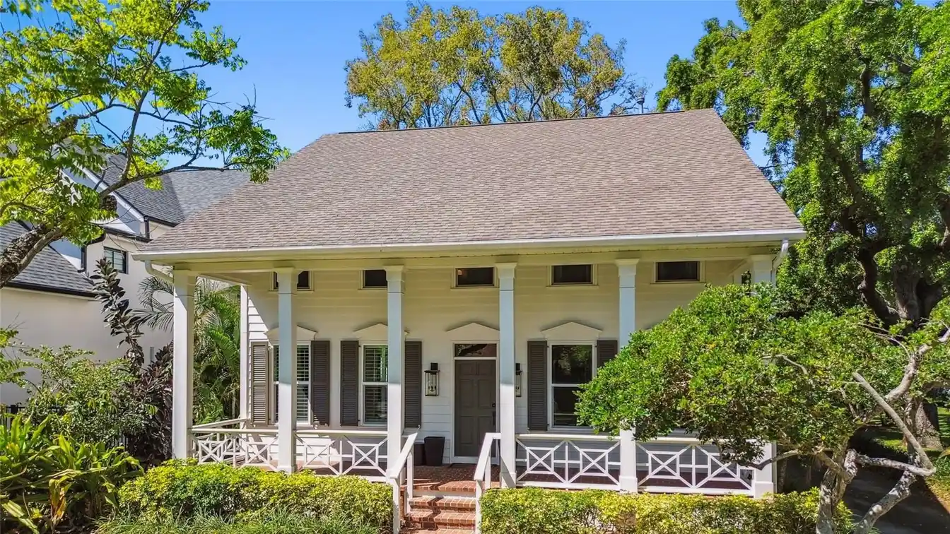 Timeless Elegance and Modern Luxury in Parkland Estates