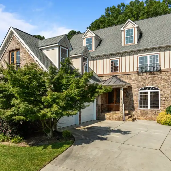 SPACIOUS AND INVITING MIDTOWN HOME
