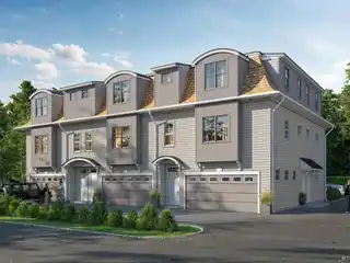 Luxury Townhome Conveniently Located