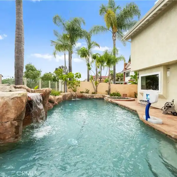 PRIVATE OASIS ON A MASSIVE LOT