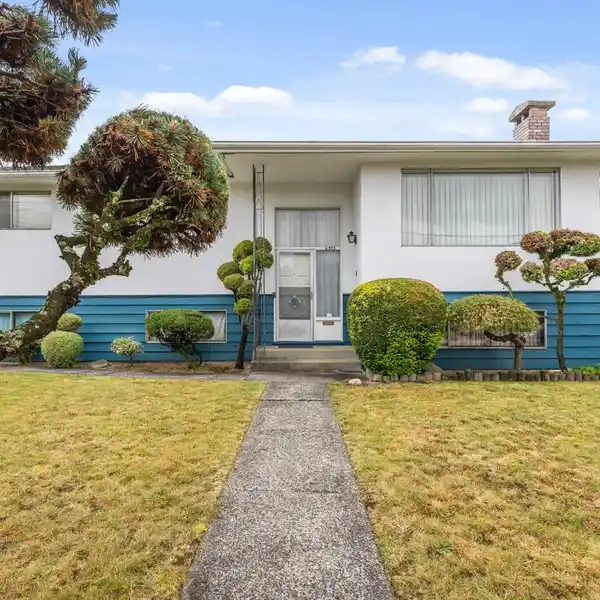 MASSIVE POTENTIAL IN A DESIRABLE LOCATION