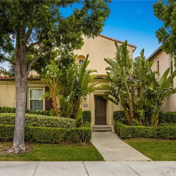 MOVE-IN READY DETACHED CONDO