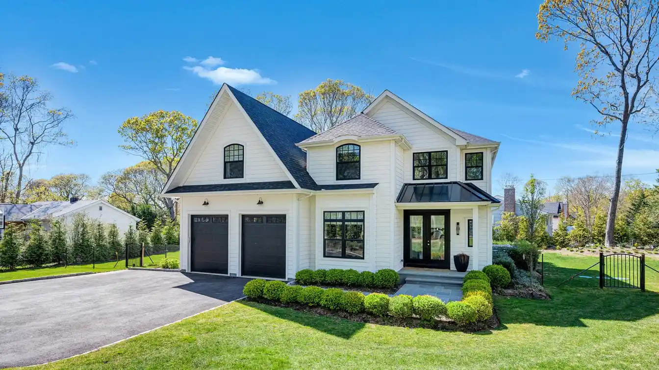 Bright and Airy Rental in Bayview Oaks