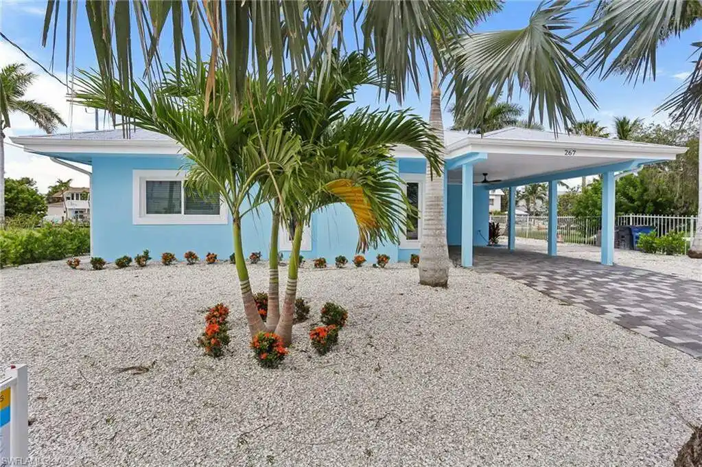 Completely Remodeled Direct Gulf Access Pool Home