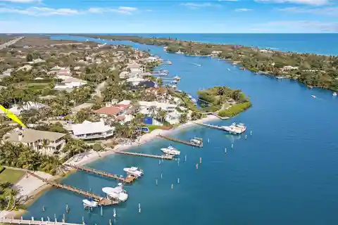 Spectacular Direct Intracoastal Home