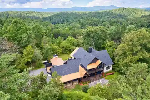 Spectacular Property Set on 34+ Acres