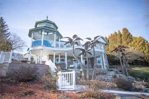 Fabulous Home on Beautiful Conneaut Lake