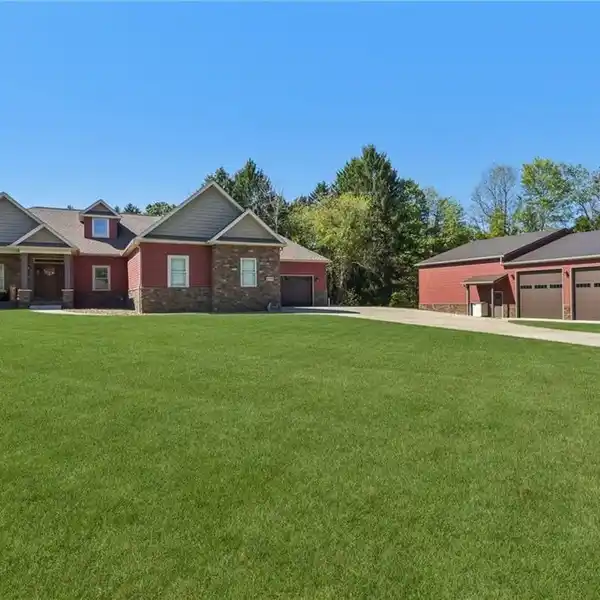 EXCEPTIONALLY STUNNING CUSTOM RANCH