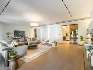 Bespoke Exclusive Six Bedroom Penthouse in Palm Jumeirah