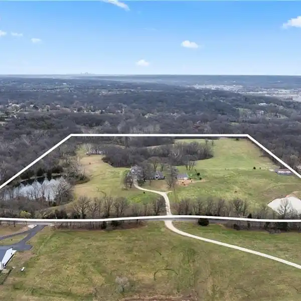 34-PLUS-ACRE COUNTRY ESTATE
