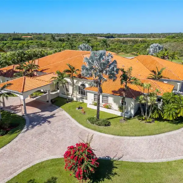 FIVE ACRES IN NORTH REDLAND