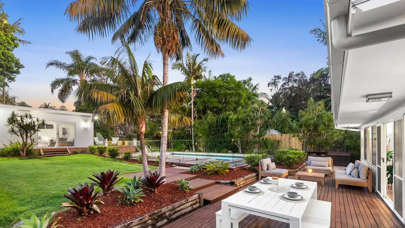 Modernist Gem in a Spectacular Beachside Setting