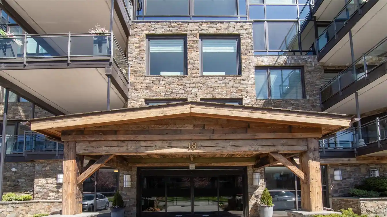 Gorgeous Home in a Unique Waterfront Community